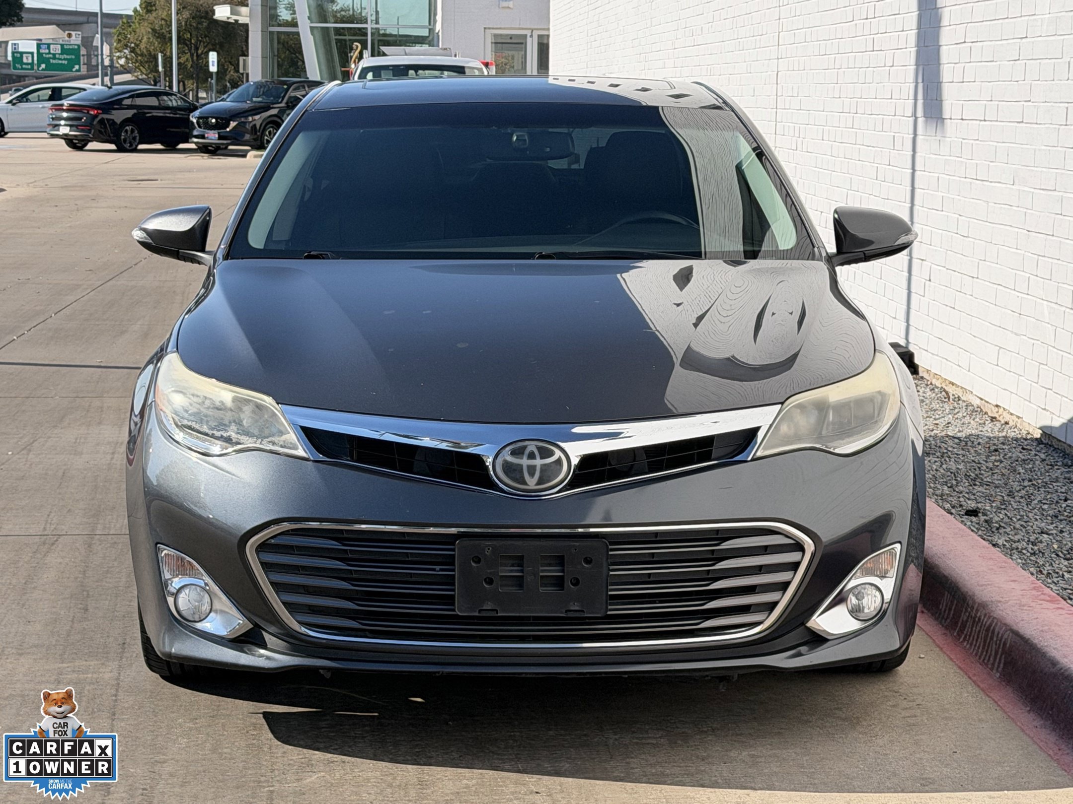 Used 2014 Toyota Avalon Limited w/ Technology Package FWD image 9