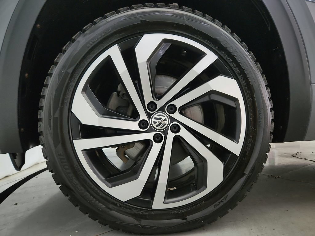 Used 2022 Volkswagen Atlas Cross Sport SEL Premium R-Line AWD/4WD image 41