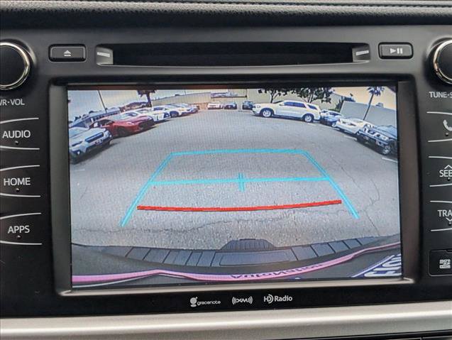 Used 2019 Toyota Highlander SE FWD image 14