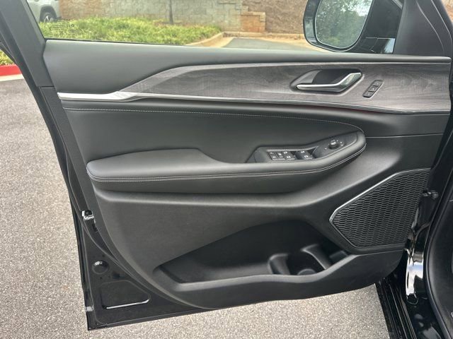 New 2025 Jeep Grand Cherokee L Overland image 10