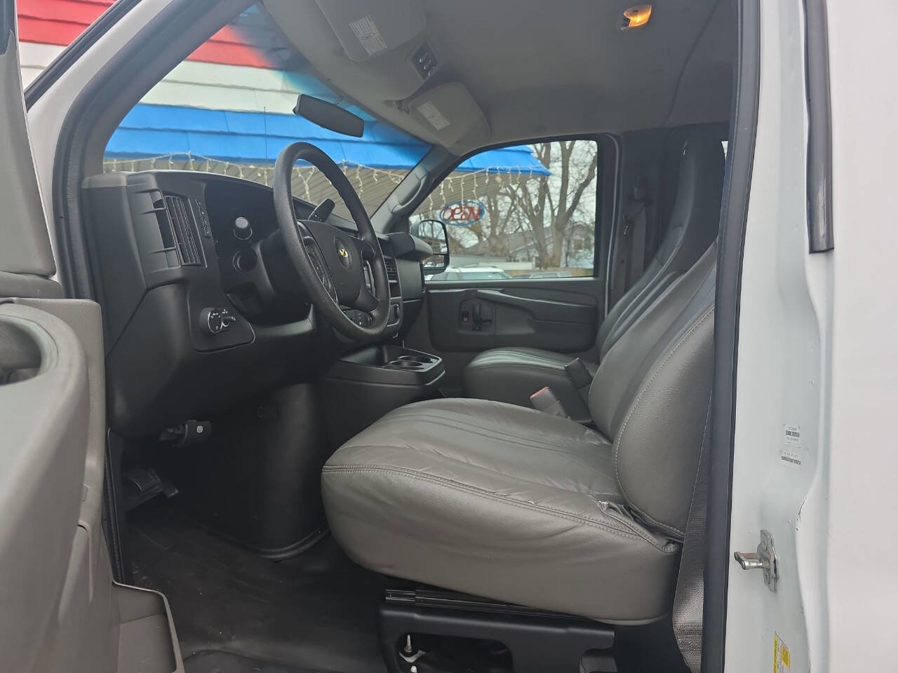 Used 2014 Chevrolet Express 3500 LS RWD image 10