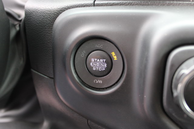 Used 2022 Jeep Wrangler Unlimited Sahara AWD/4WD image 19
