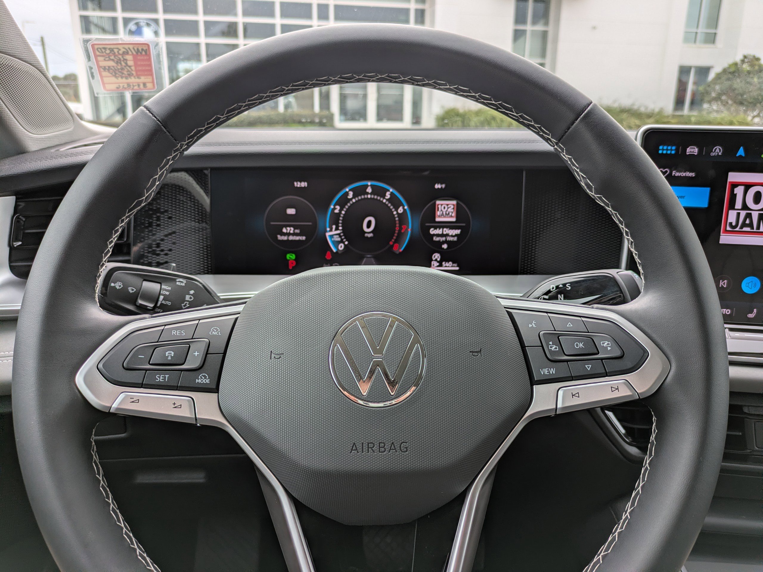 Used 2025 Volkswagen Tiguan SE FWD image 28