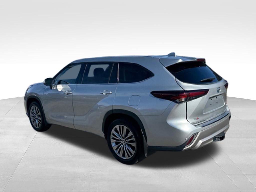 Used 2024 Toyota Highlander Platinum AWD/4WD video 4