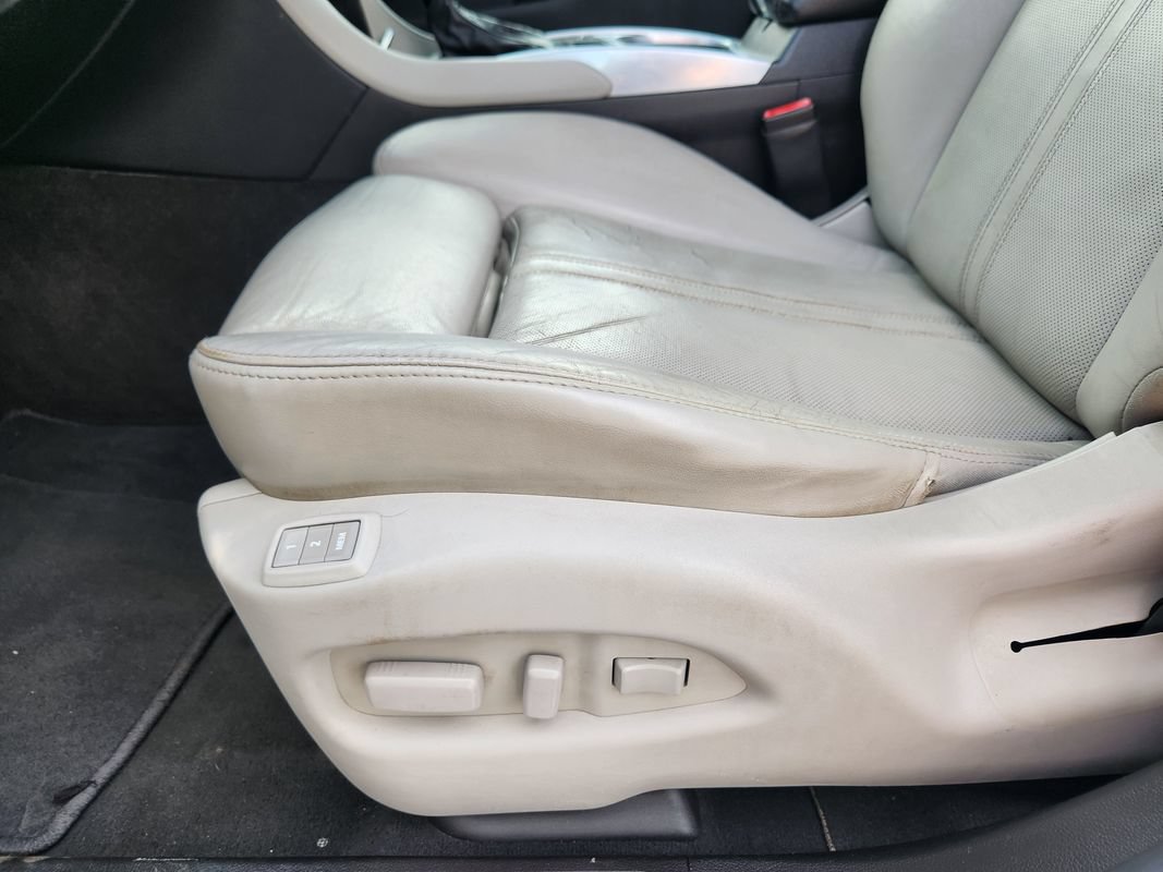 Used 2013 Cadillac SRX Luxury w/ Driver Awareness Package FWD image 25