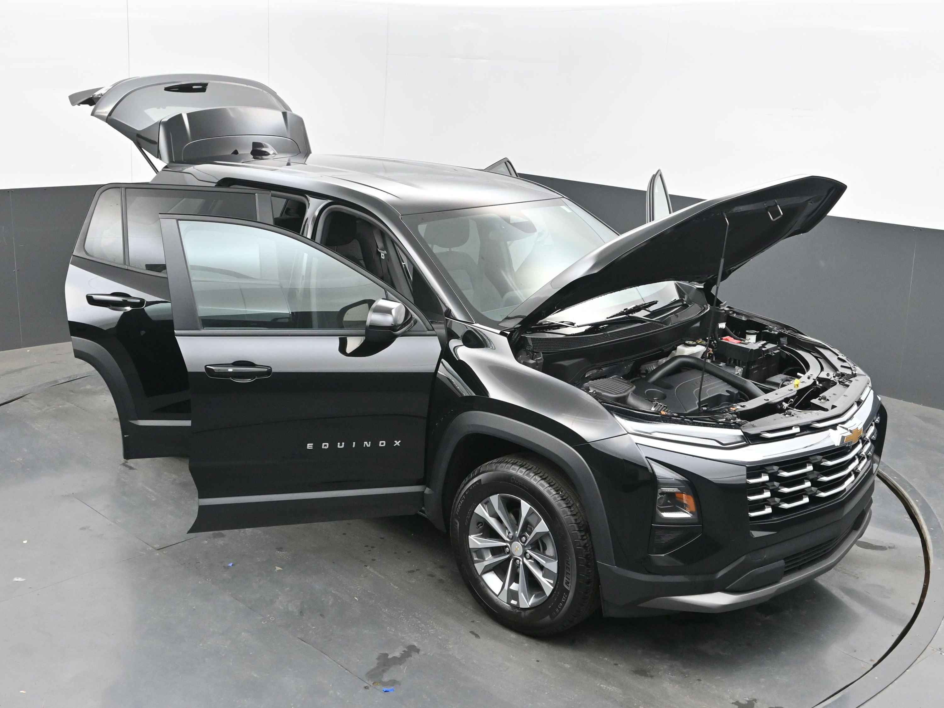 Used 2025 Chevrolet Equinox LT image 40