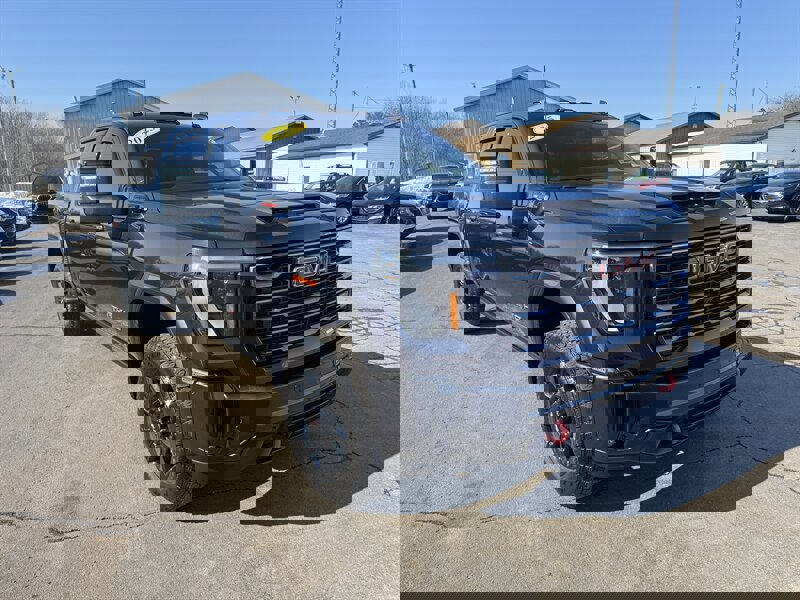 Used 2025 GMC Sierra 2500 AT4 w/ AT4 Premium Plus Package image 1