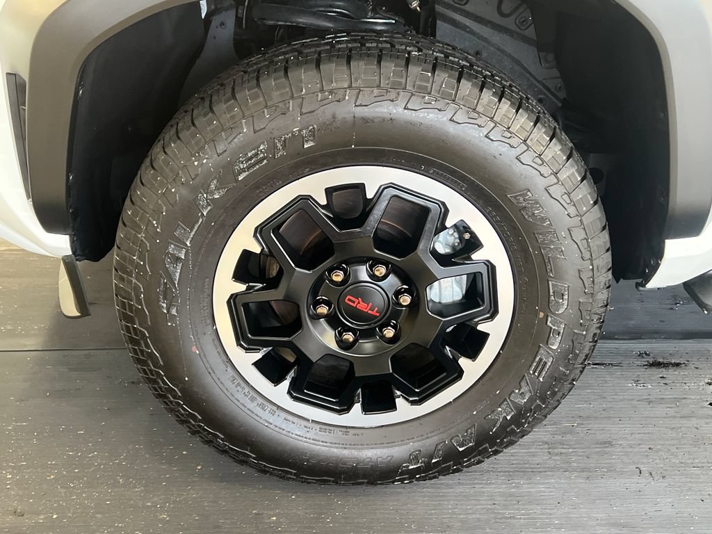 Used 2025 Toyota 4Runner TRD Off-Road Premium w/ Tow Technology Package AWD/4WD image 5