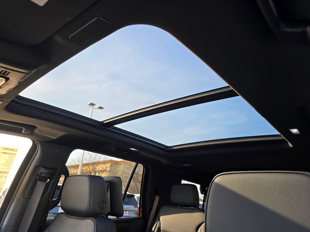 New 2026 GMC Yukon Denali w/ Denali Reserve Package image 25