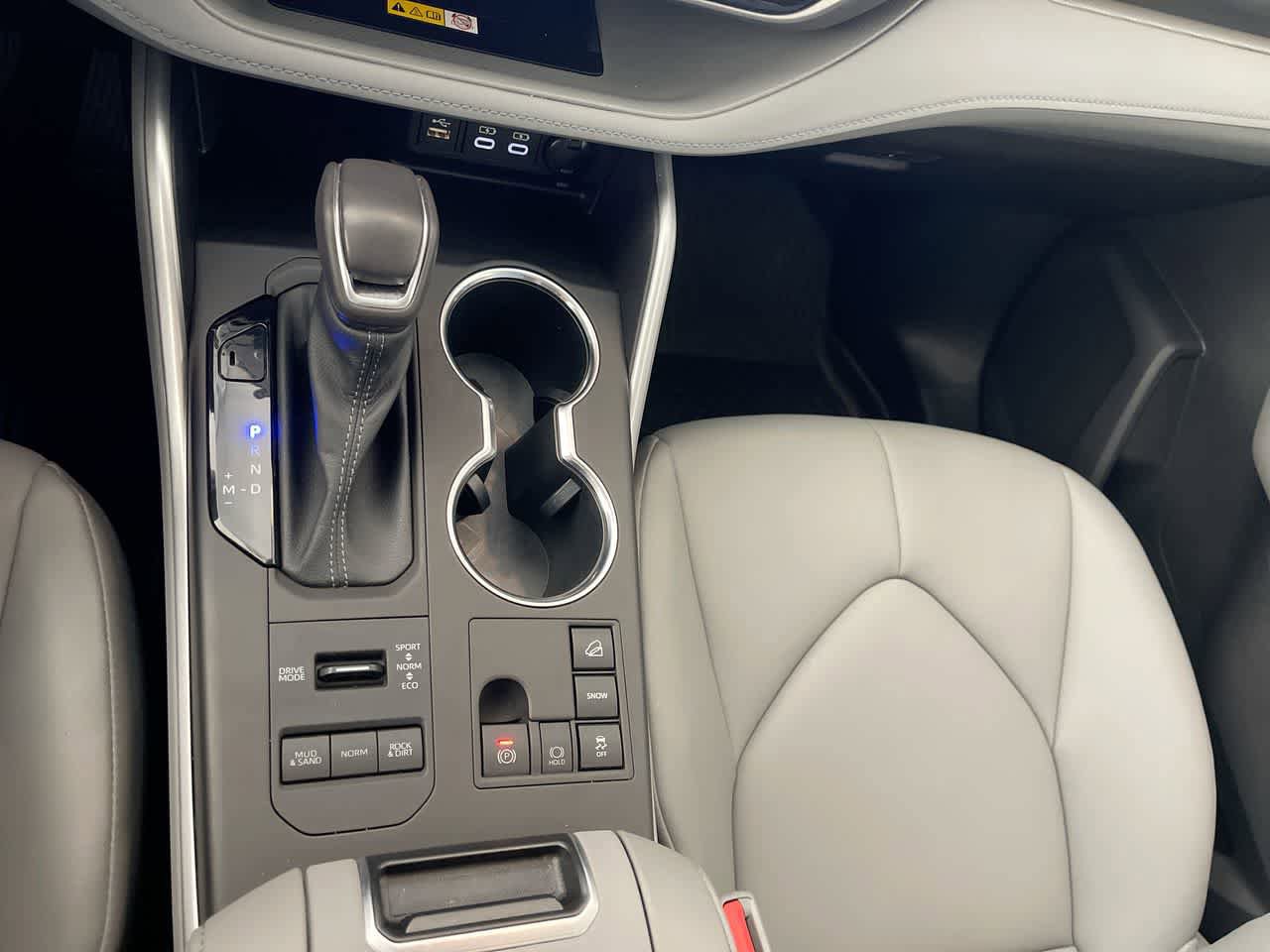 Used 2023 Toyota Highlander XLE image 20