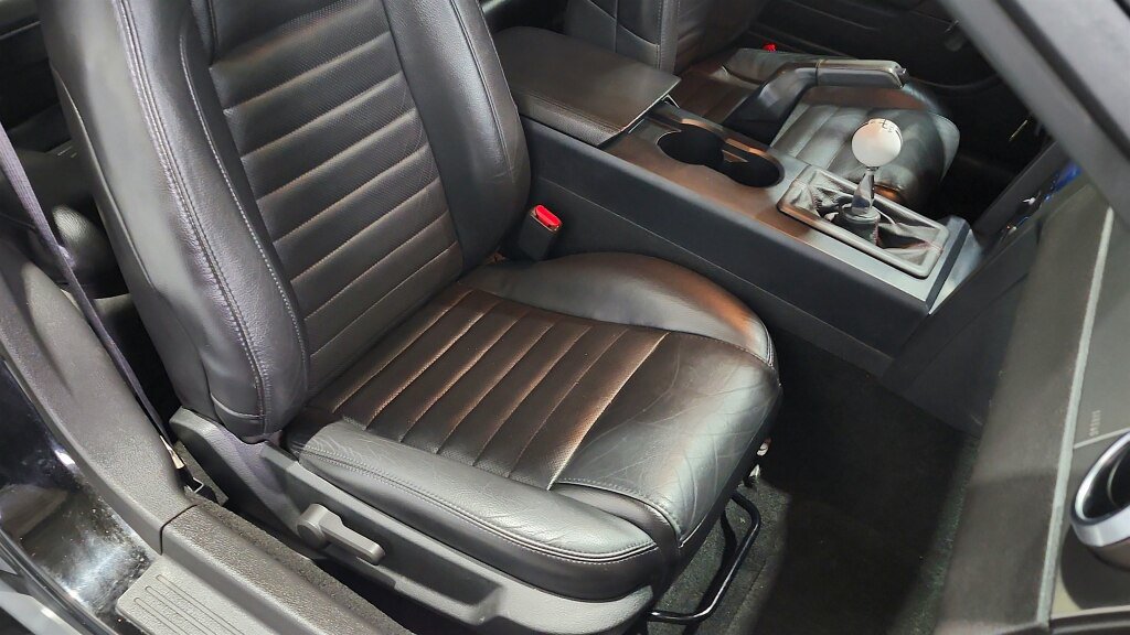 Used 2007 Ford Mustang Shelby GT500 RWD image 26