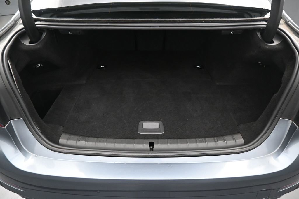 Used 2018 BMW 530e image 28