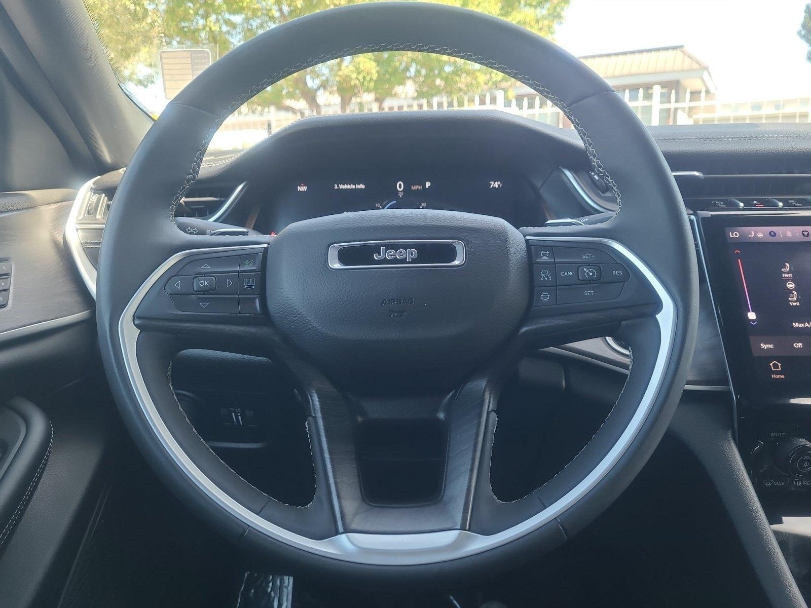 Used 2024 Jeep Grand Cherokee Limited w/ Luxury Tech Group II AWD/4WD image 9