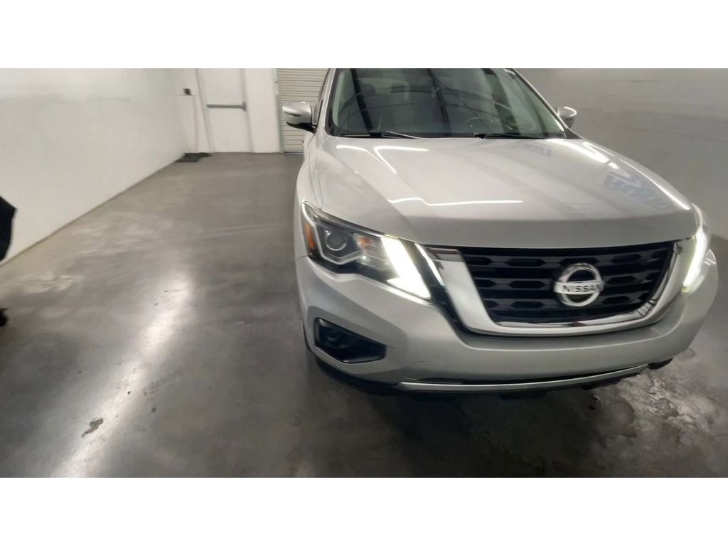 Used 2020 Nissan Pathfinder S image 3