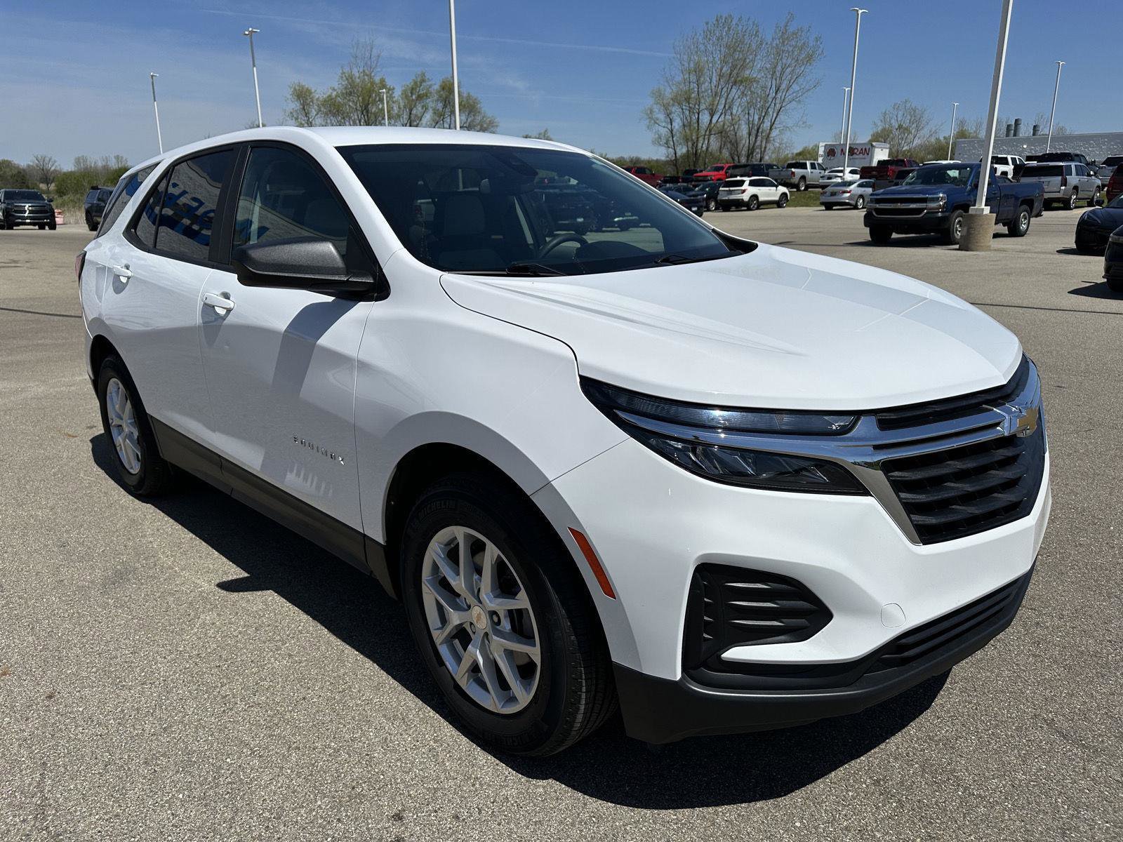 Used 2023 Chevrolet Equinox LS w/ LS Convenience Package FWD image 10