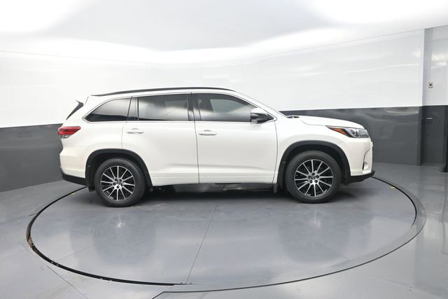 Used 2018 Toyota Highlander SE AWD/4WD image 15