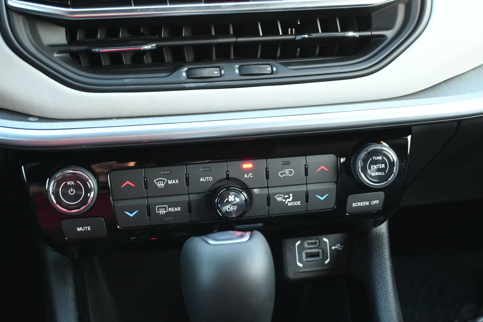 New 2026 Jeep Compass Limited image 14