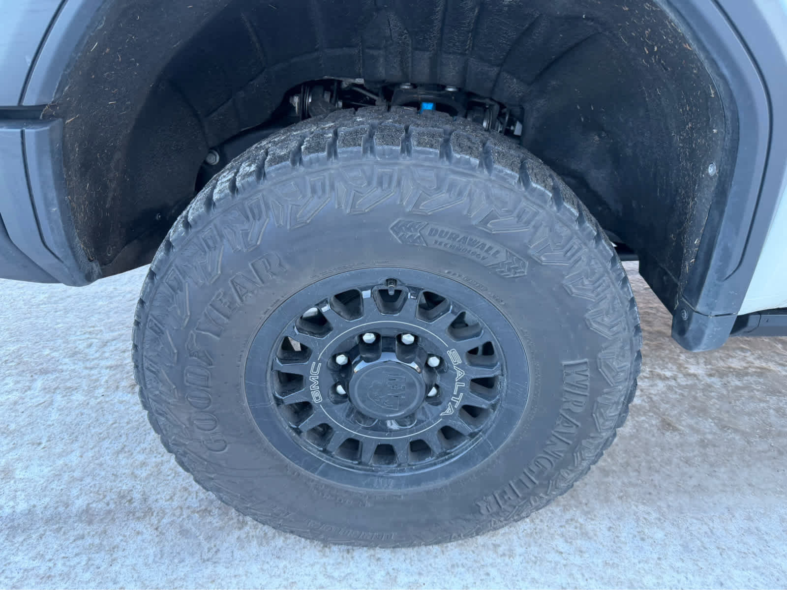 Used 2025 GMC Sierra 2500 AT4X w/ AT4X AEV Edition image 24