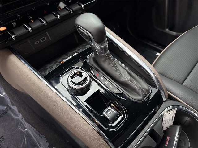 Used 2025 GMC Canyon Denali image 24