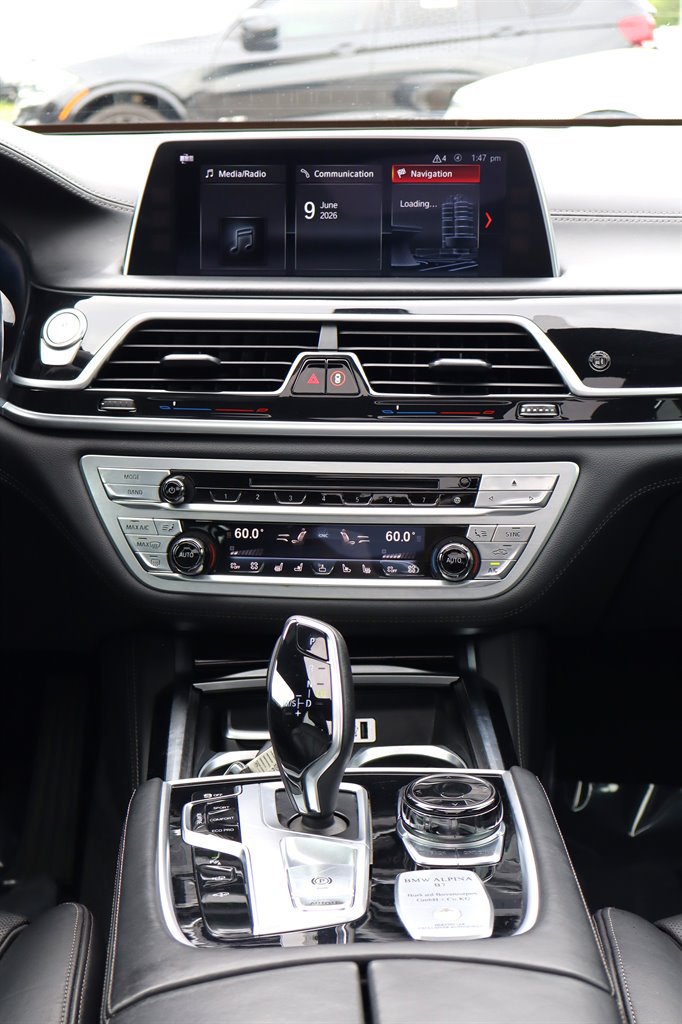 Used 2018 BMW 750i xDrive AWD/4WD image 13
