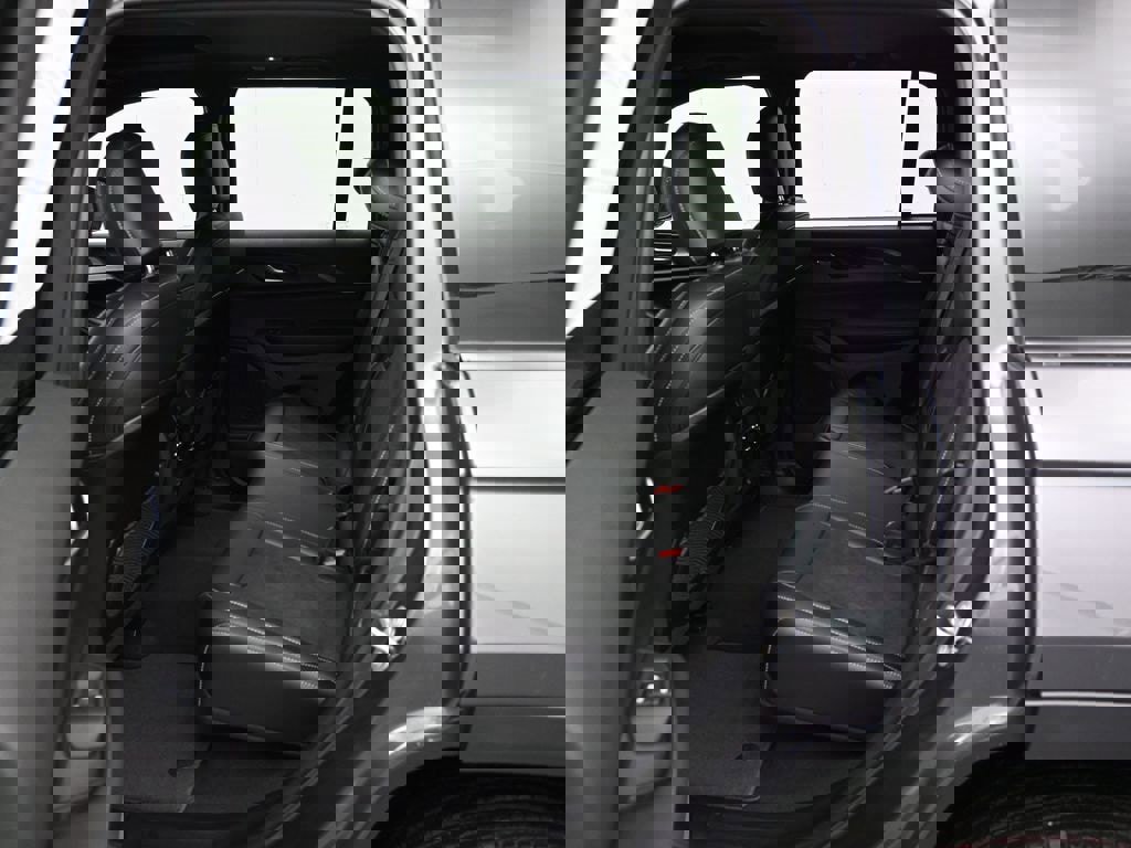 New 2025 Jeep Grand Cherokee Altitude image 21