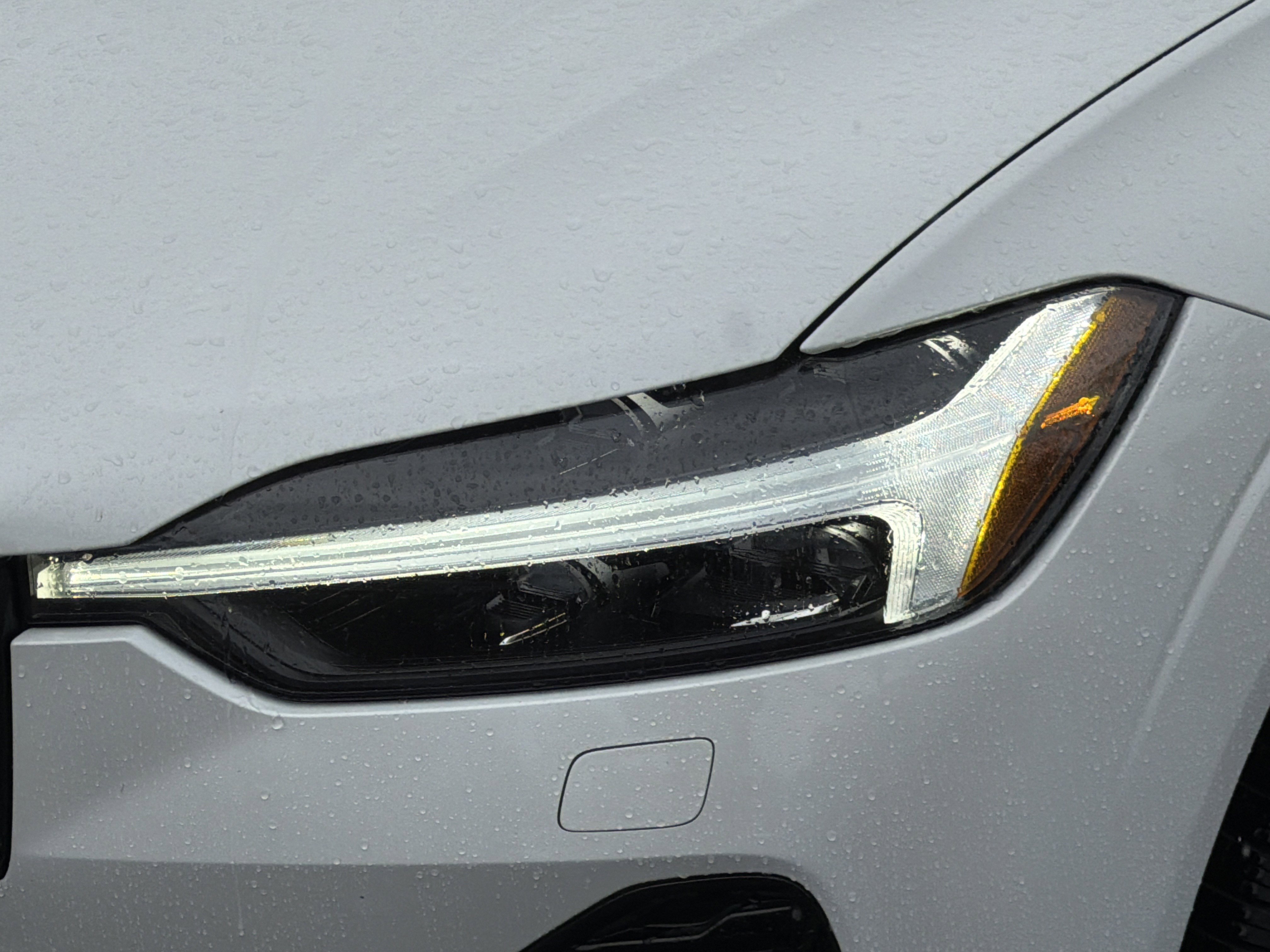 Certified 2024 Volvo XC60 T8 Ultimate w/ Climate Package image 6