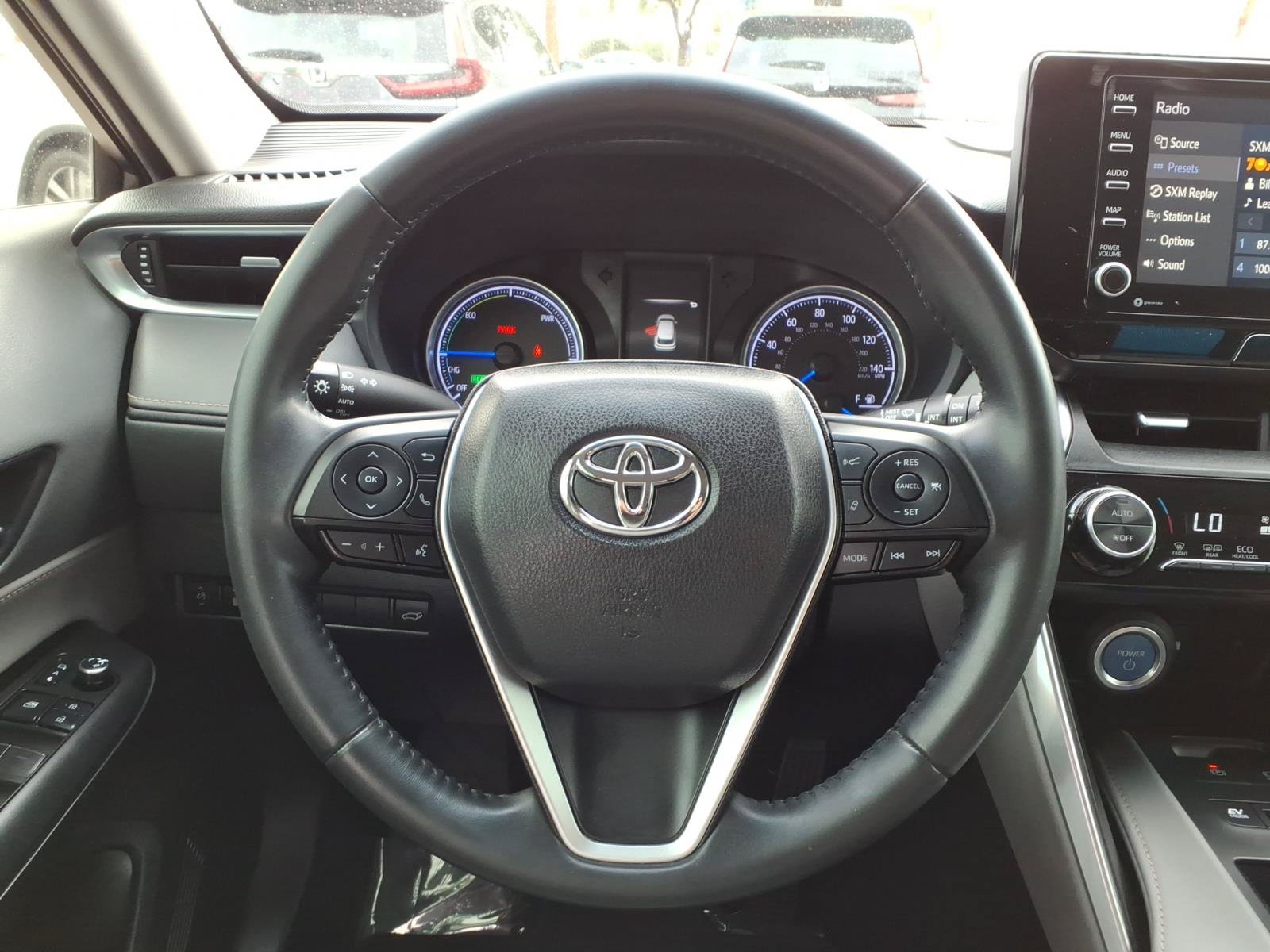 Certified 2021 Toyota Venza LE w/ Carpet Mat Package (TMS) AWD/4WD image 12