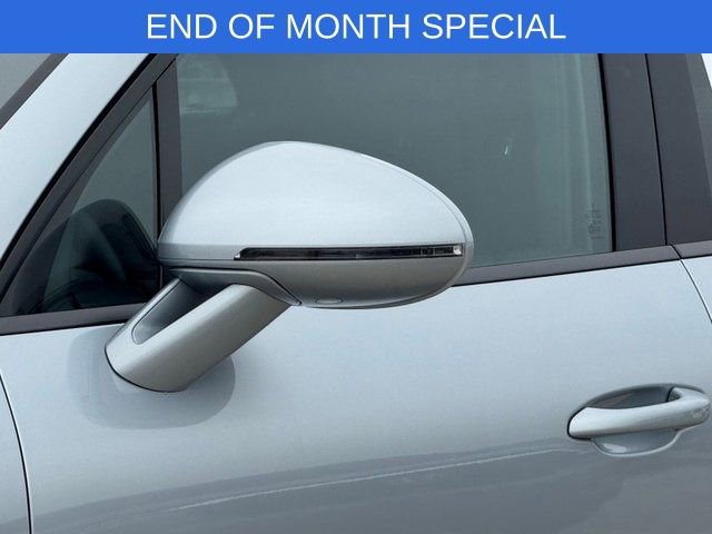 Used 2025 Porsche Macan image 4