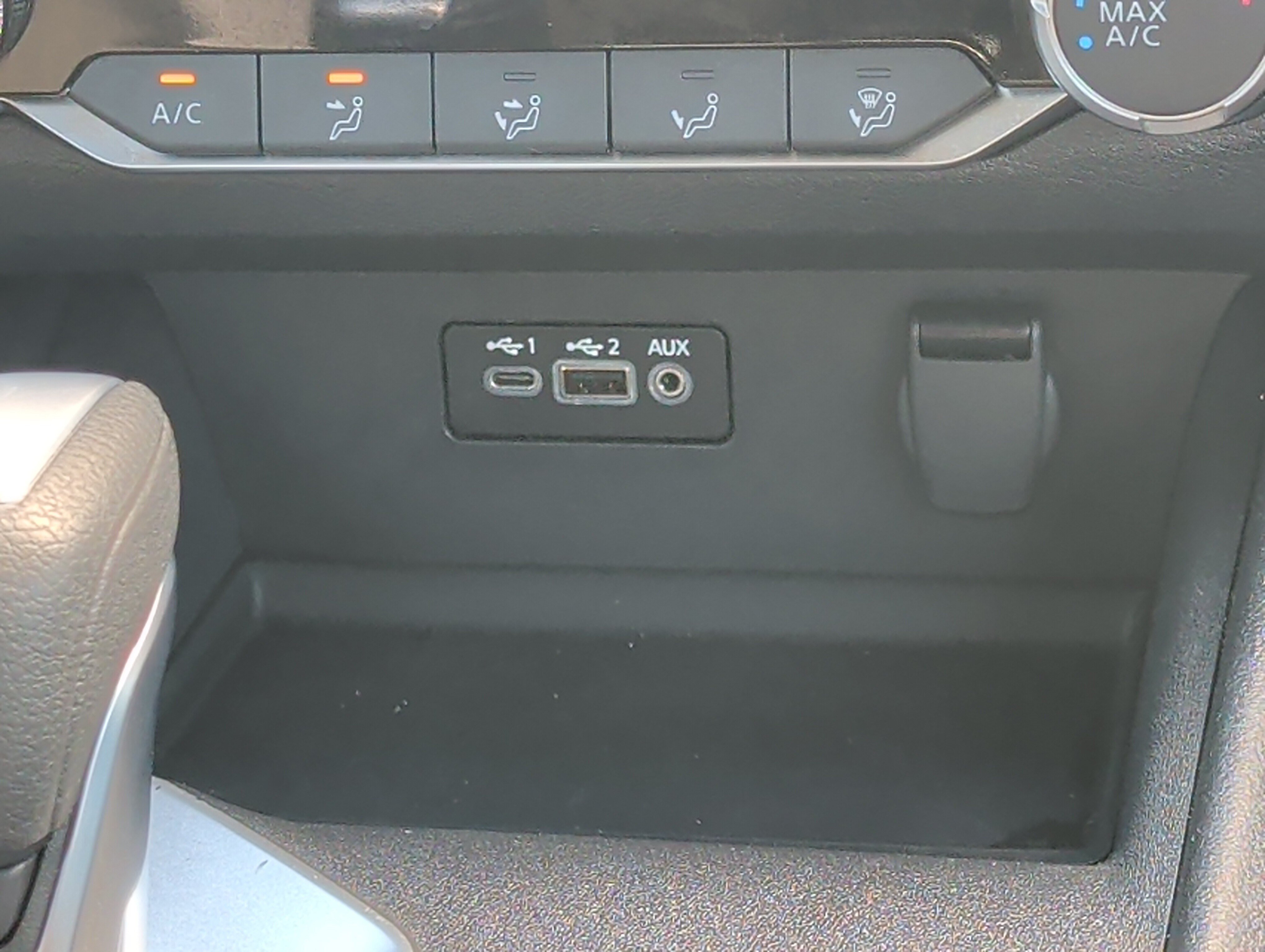 Used 2025 Nissan Altima 2.5 SV FWD image 31