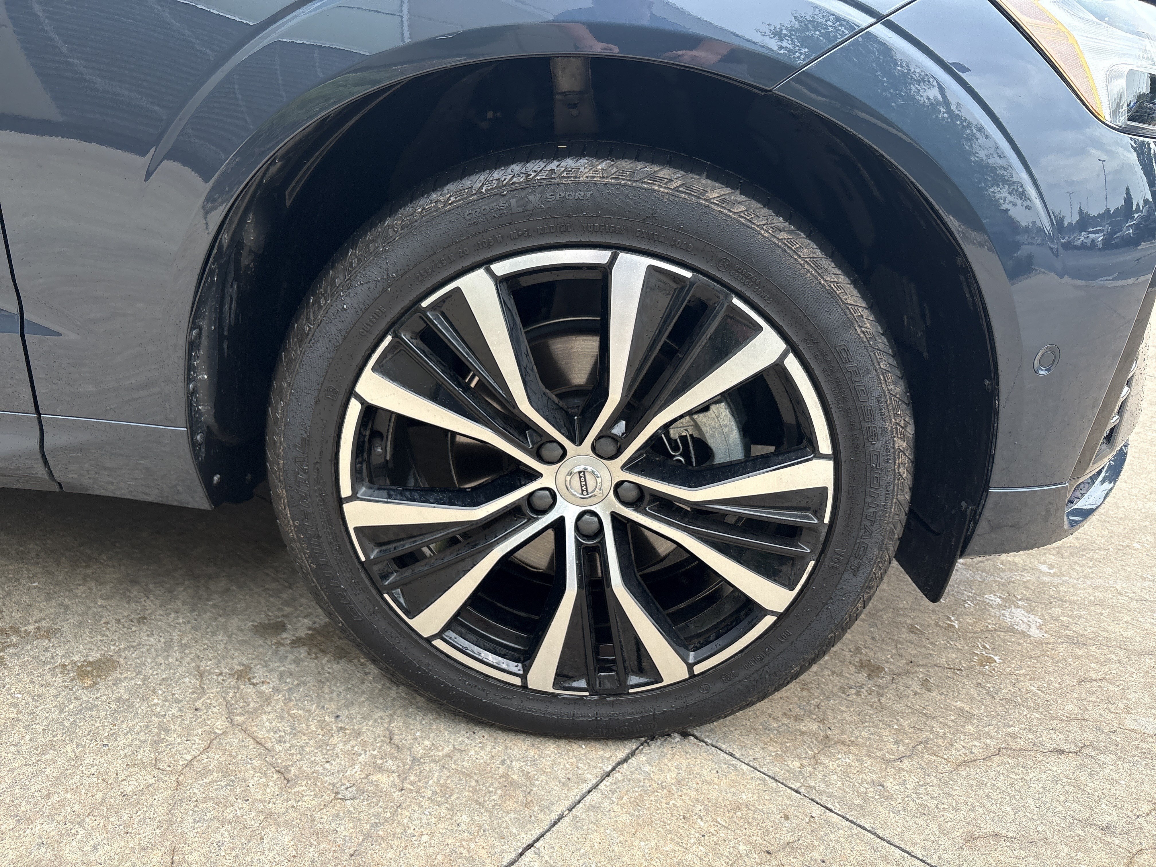 Used 2024 Volvo XC60 B5 Plus w/ Protection Package Premier AWD/4WD image 13