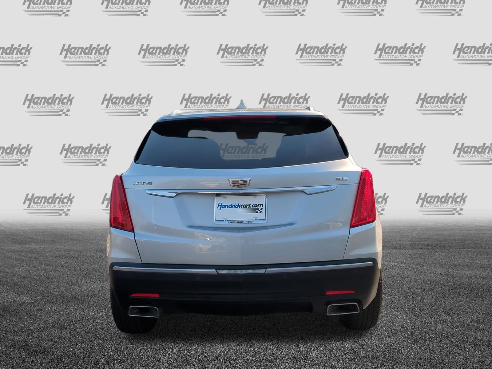 Used 2017 Cadillac XT5 Luxury w/ Driver Awareness Package FWD image 9