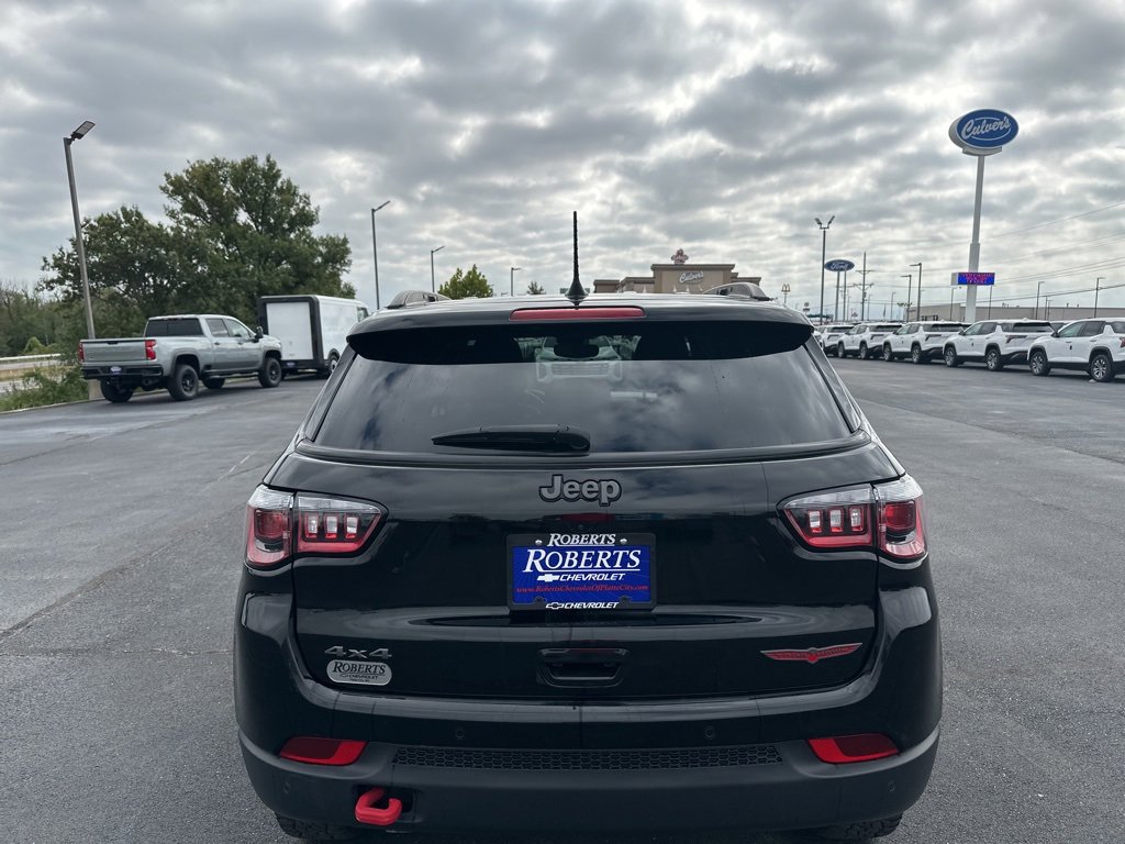 Used 2024 Jeep Compass Trailhawk image 7