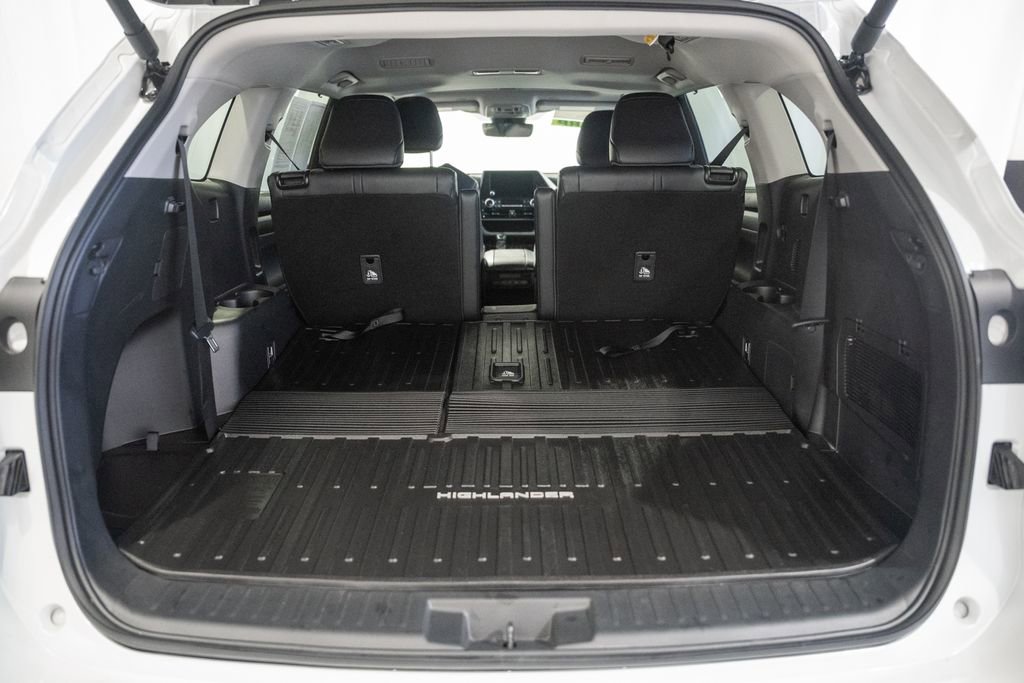 Used 2026 Toyota Highlander XLE AWD/4WD image 9