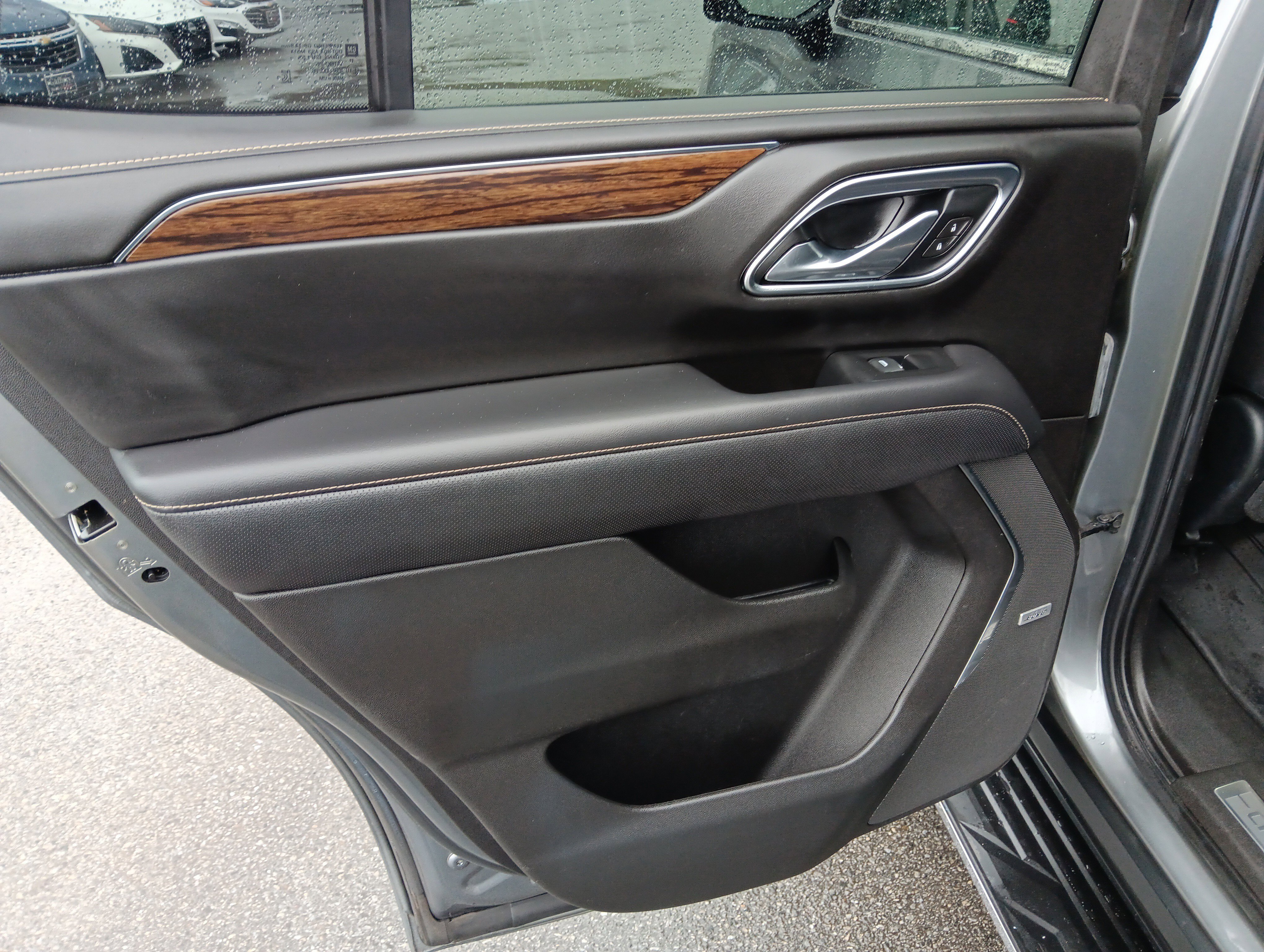 Used 2021 Chevrolet Tahoe Premier w/ Premium Package image 21