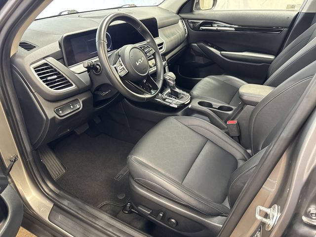 Used 2024 Kia Seltos EX AWD/4WD image 12