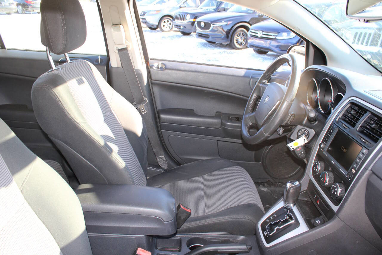 Used 2011 Dodge Caliber Heat w/ Premium Sound Group image 11
