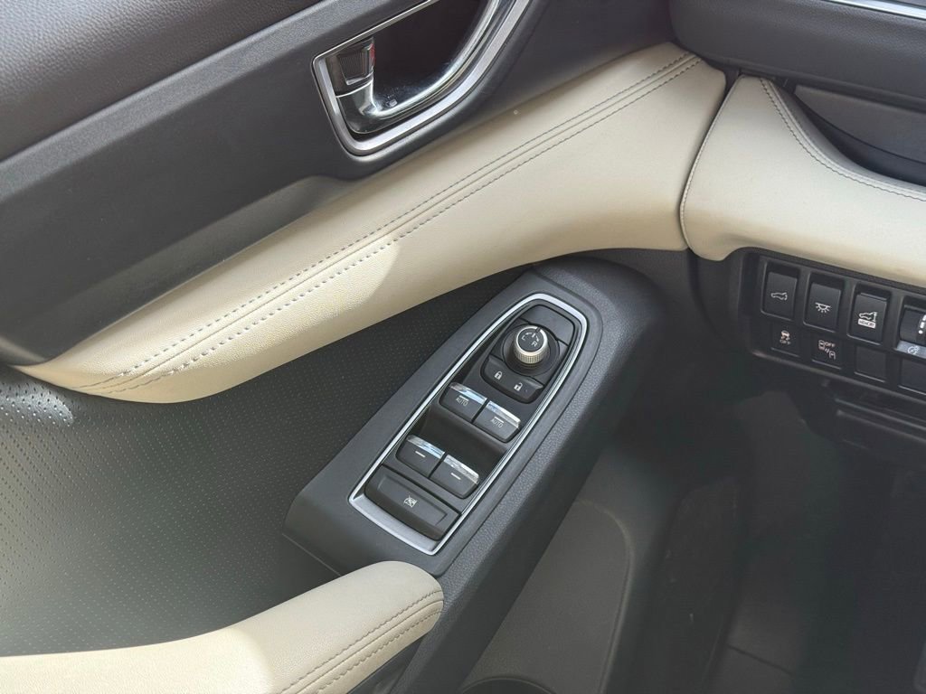 Used 2022 Subaru Ascent Limited w/ Technology Package image 8