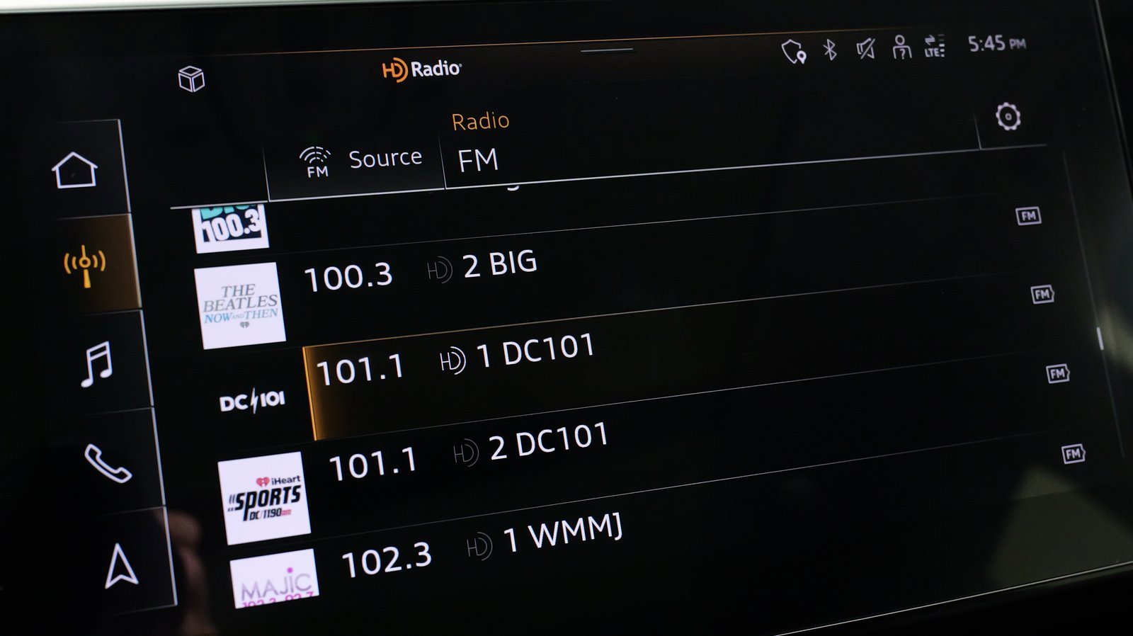 Used 2022 Audi e-tron Premium Plus w/ Premium Plus Package image 66