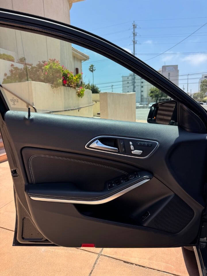 Used 2019 Mercedes-Benz GLA 250 4MATIC image 26