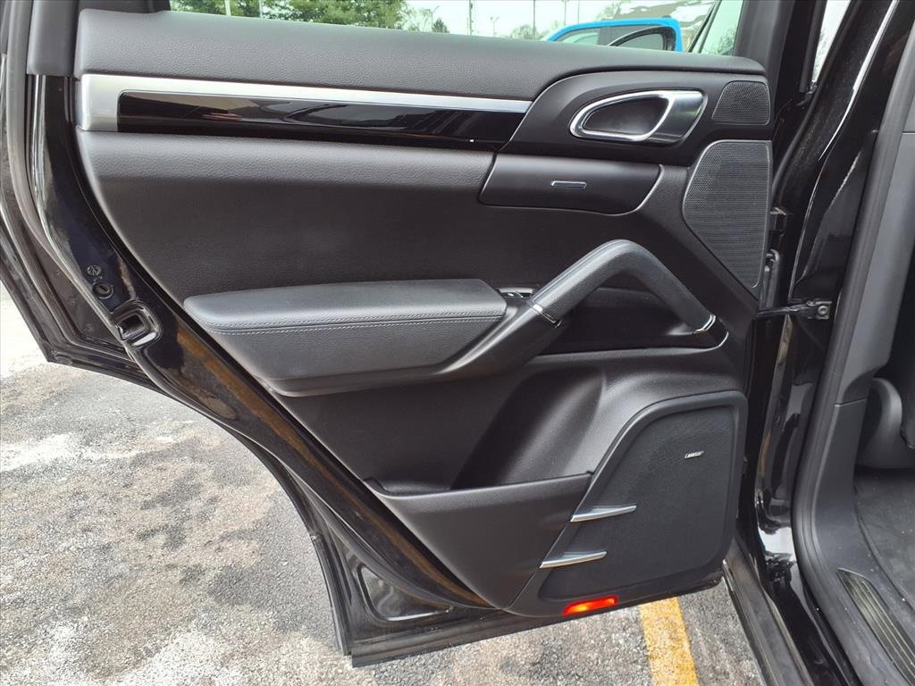 Used 2017 Porsche Cayenne Platinum Edition image 26