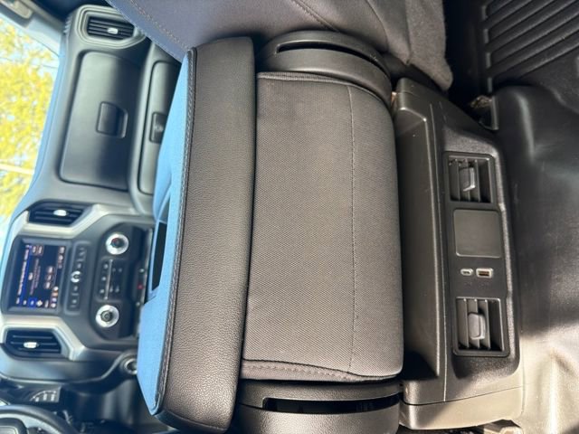 Used 2024 GMC Sierra 3500 Pro w/ Convenience Package image 25