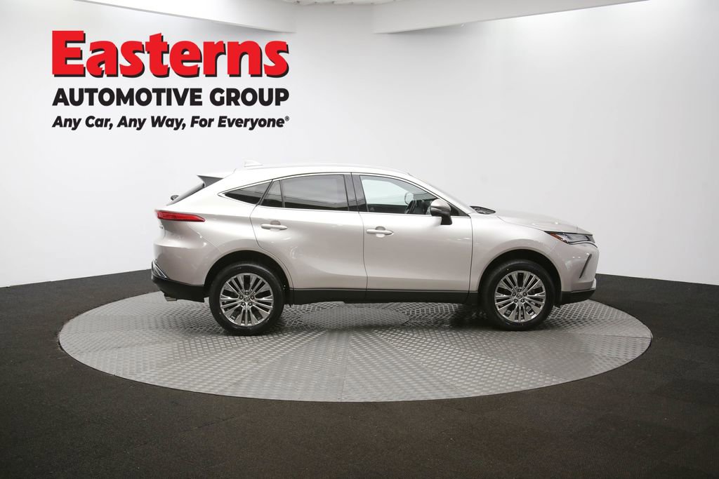 Used 2023 Toyota Venza Limited image 40