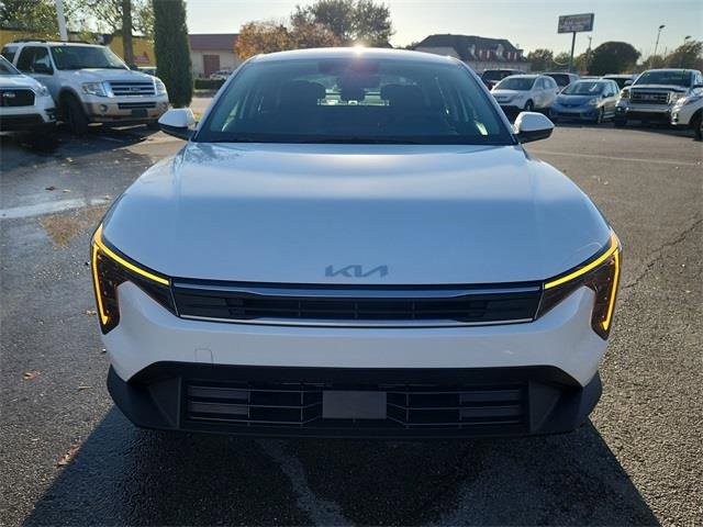 New 2025 Kia K4 LXS image 8