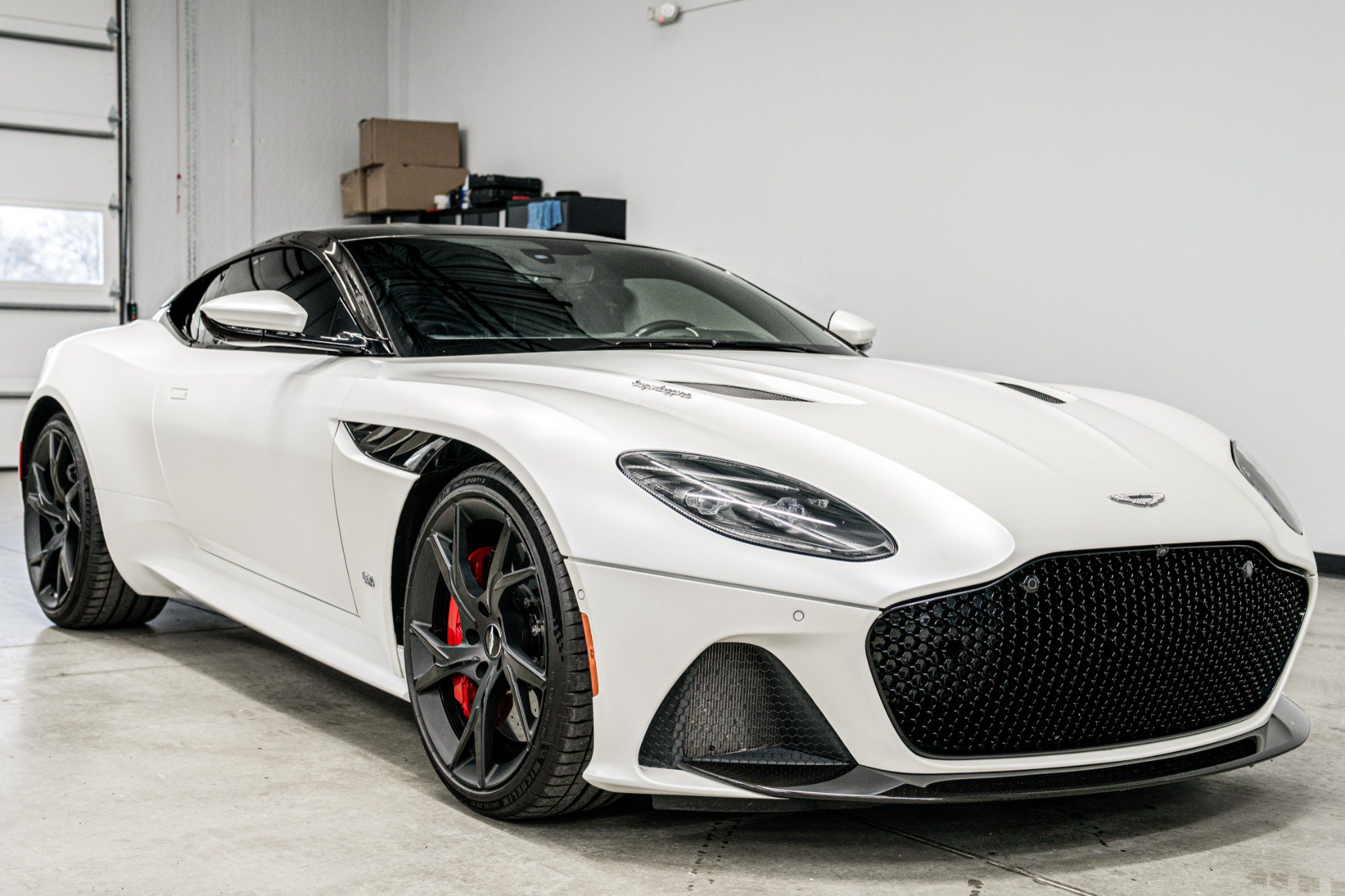 Used 2019 Aston Martin DBS Superleggera RWD image 3