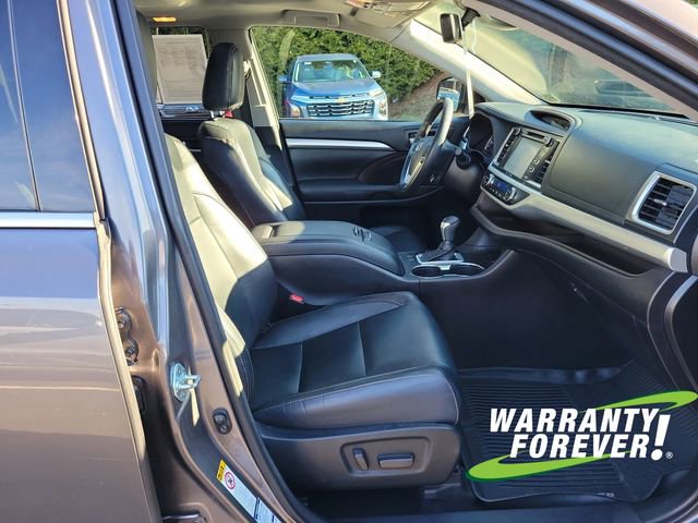 Used 2017 Toyota Highlander XLE image 15