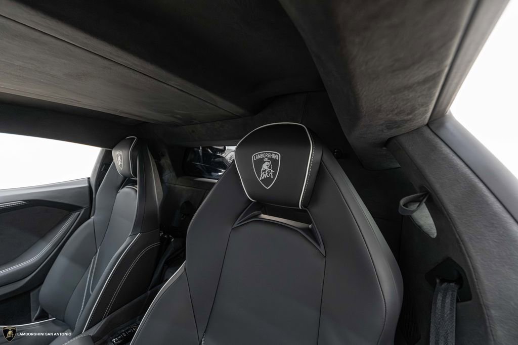 Used 2026 Lamborghini Revuelto AWD/4WD image 24
