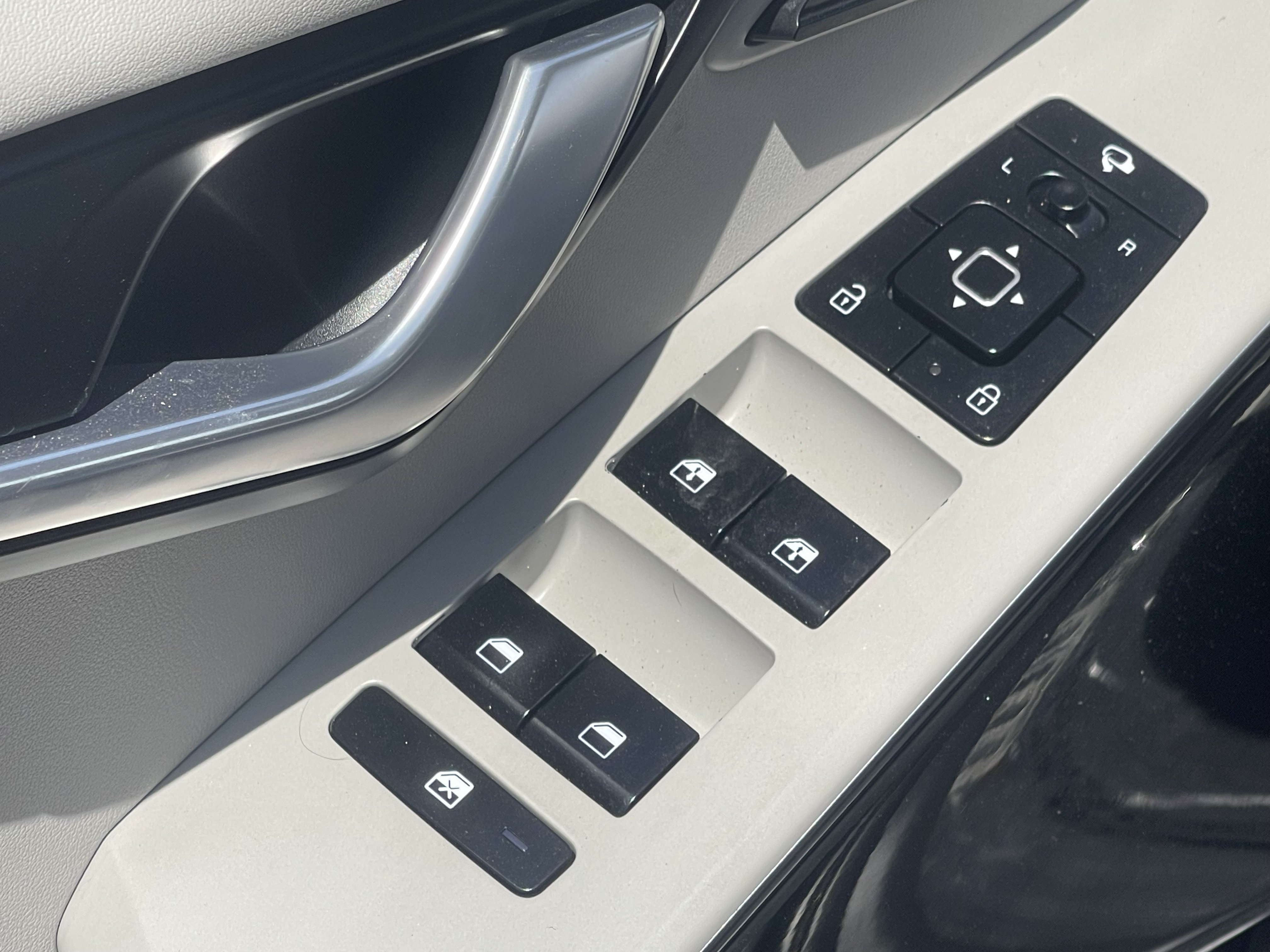 Certified 2023 Kia Niro Wave FWD image 18