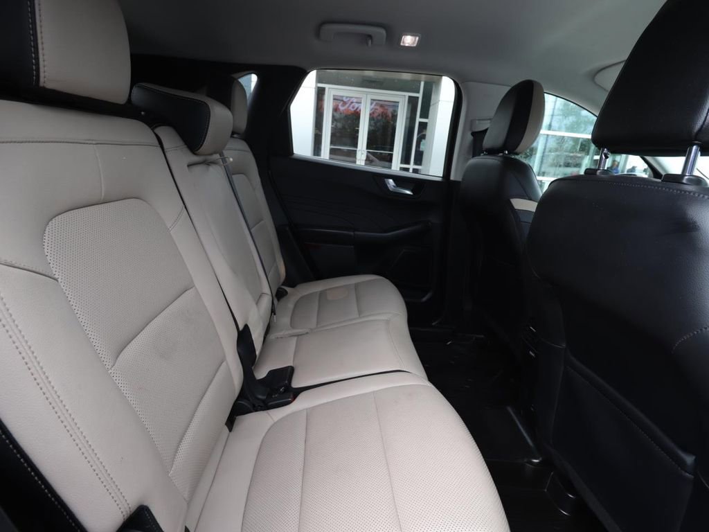 Used 2022 Ford Escape Titanium image 23