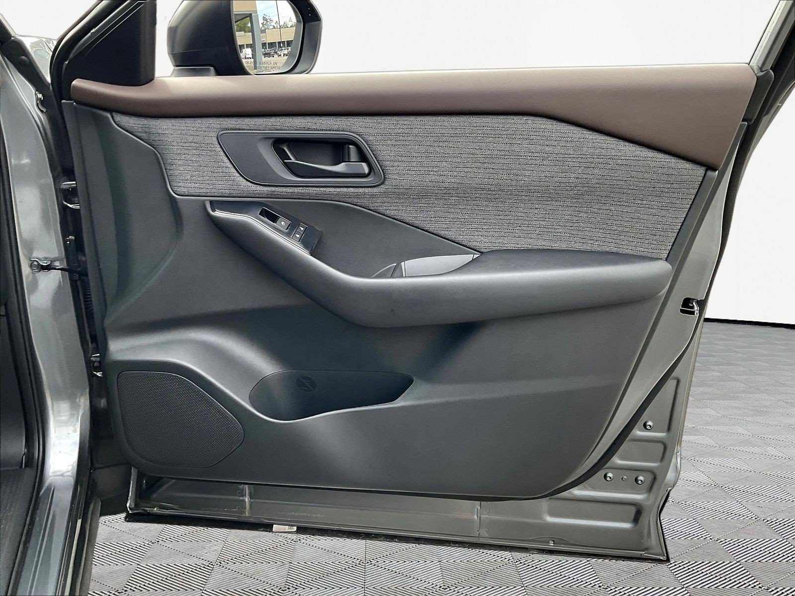 Used 2023 Nissan Rogue S FWD image 28