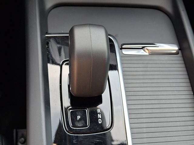 Certified 2024 Volvo XC60 T8 Core w/ Climate Package AWD/4WD image 16